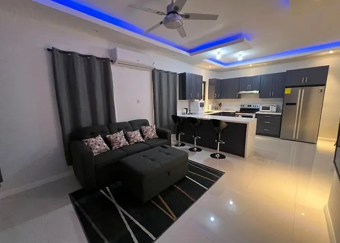 Bright Cove Luxury 1 Holiday home *